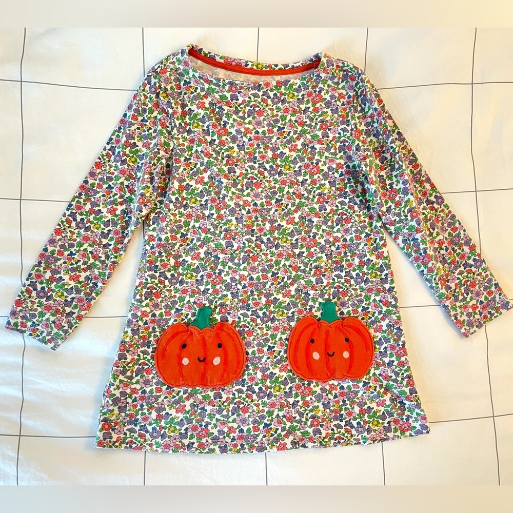 Mini Boden Halloween Pumpkin Pocket Floral Dress - Picture 3 of 9
